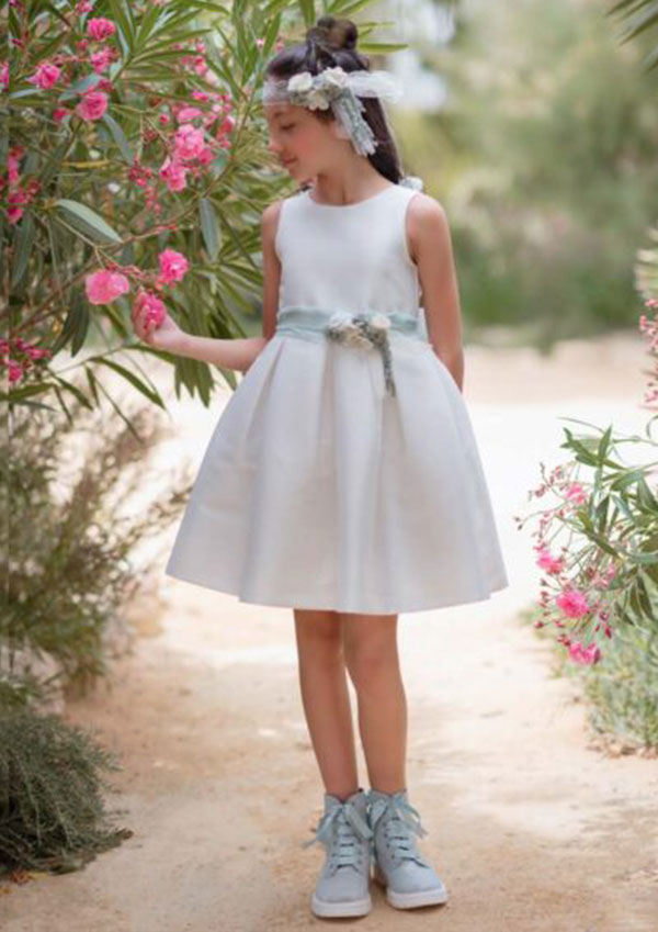 Elegante vestito per bambina per prima comunione in vendita online shop  italiana stilo principessa in tulle con applicazioni di pizzo - Sposamore